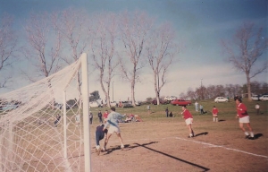 Antes de jugar en el predio actual, los encuentros se disputaba en distintos predios, como Paracao o la cancha de Churruar&iacute;n al final. 