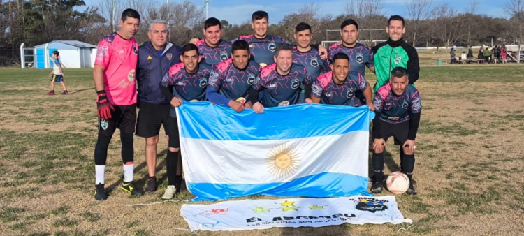 El Ascenso +35, de Santa Rosa al Nacional de Mar del Plata. Aquí en un homenaje al Día de la Bandera. 