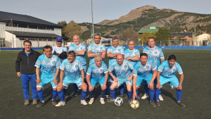Categoria +55 que estar&aacute; en San Luis. En la foto en la cancha de Belgrano de Esquel. 