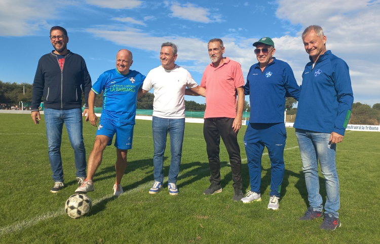 Ricardo Fernández dio el puntapié inicial. 
