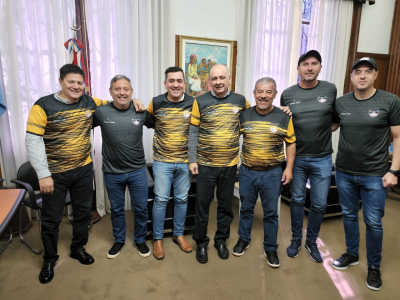Zuetta, Corti, Arrúa, Wellbach, Comas, Weglin y López. Excelente reunión entre funcionarios del gobierno de Misiones y dirigentes de la AAVF.