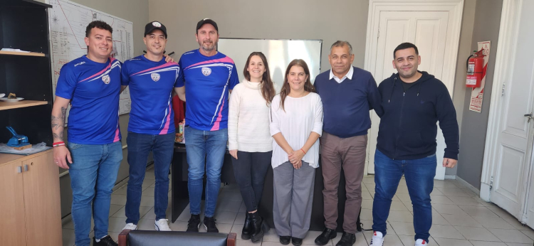 Dirigentes de la Asociaci&oacute;n junto a altos funcionarios municipales de San Luis. 