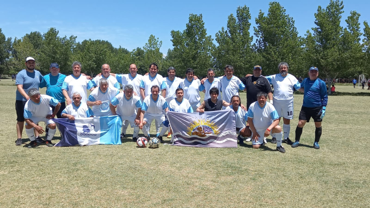 Los Glaciares de R&iacute;o Gallegos recorrer&aacute; 3500 kil&oacute;metros para jugar al f&uacute;tbol en Posadas