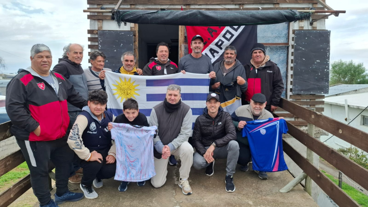 Napole FC recibió a la AAVF en la ciudad de Colonia, Uruguay.