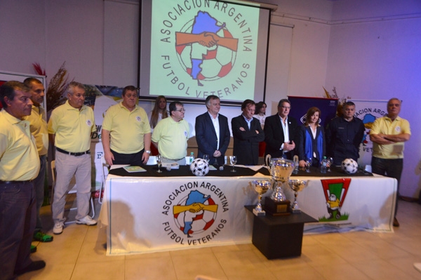 Presentaron la edici&oacute;n 23 del Campeonato Argentino de Futbolistas de Veteranos que se disputar&aacute; en Paran&aacute; y llevar&aacute; el nombre de &ldquo;Rub&eacute;n Lanzi&rdquo;