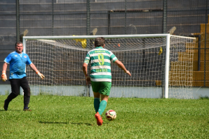 El goleador en acci&oacute;n. Sudamericano 2023. Estadio de Crucero del Norte en Garup&aacute; (Misiones).