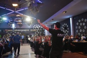 Dar&iacute;o Weglin hablando a los protagonistas. "Gracias por confiar en nosotros", destac&oacute; el presidente de la AAVF. 