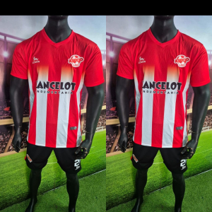 Camiseta y pantal&oacute;n de Afuco de Villa Mar&iacute;a. 