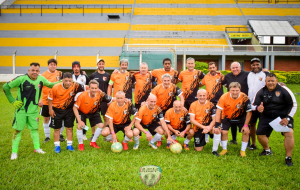 Avance de Montevideo posando en la cancha de Crucero del Norte de Posadas, sede del II Sudamericano 2023. 